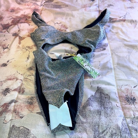 Wolf & Whistle x Malaika Terry Fuller Bust Exclusive size Small - Picture 4 of 9